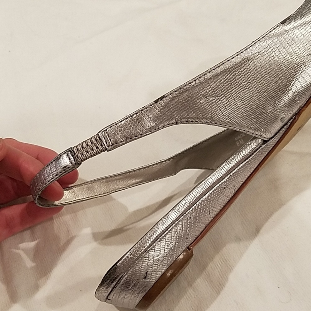 Ann Taylor LOFT silver flats size 8 - Picture 4 of 7